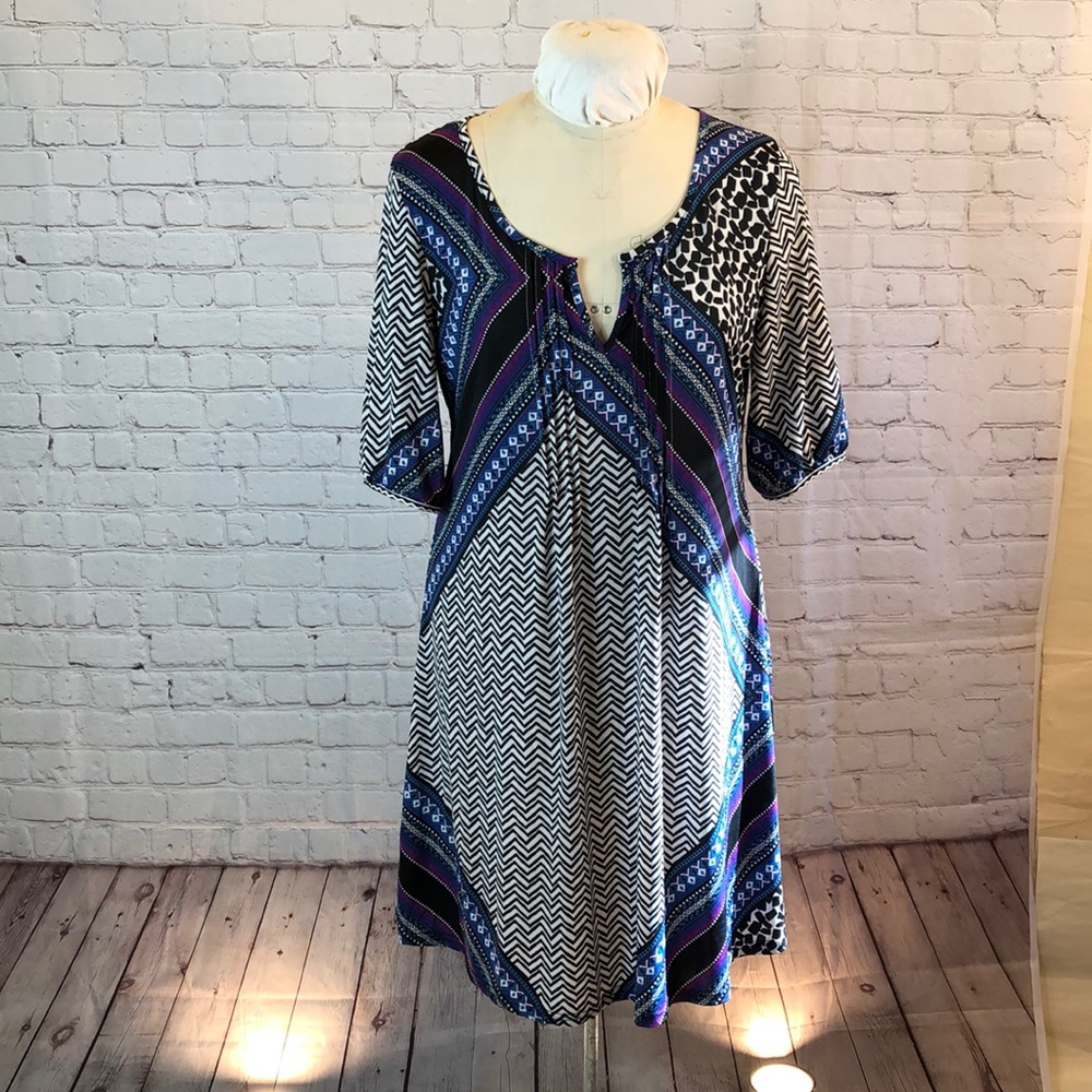 NWT Ice Silk geo print dress w elbow length sleeve
